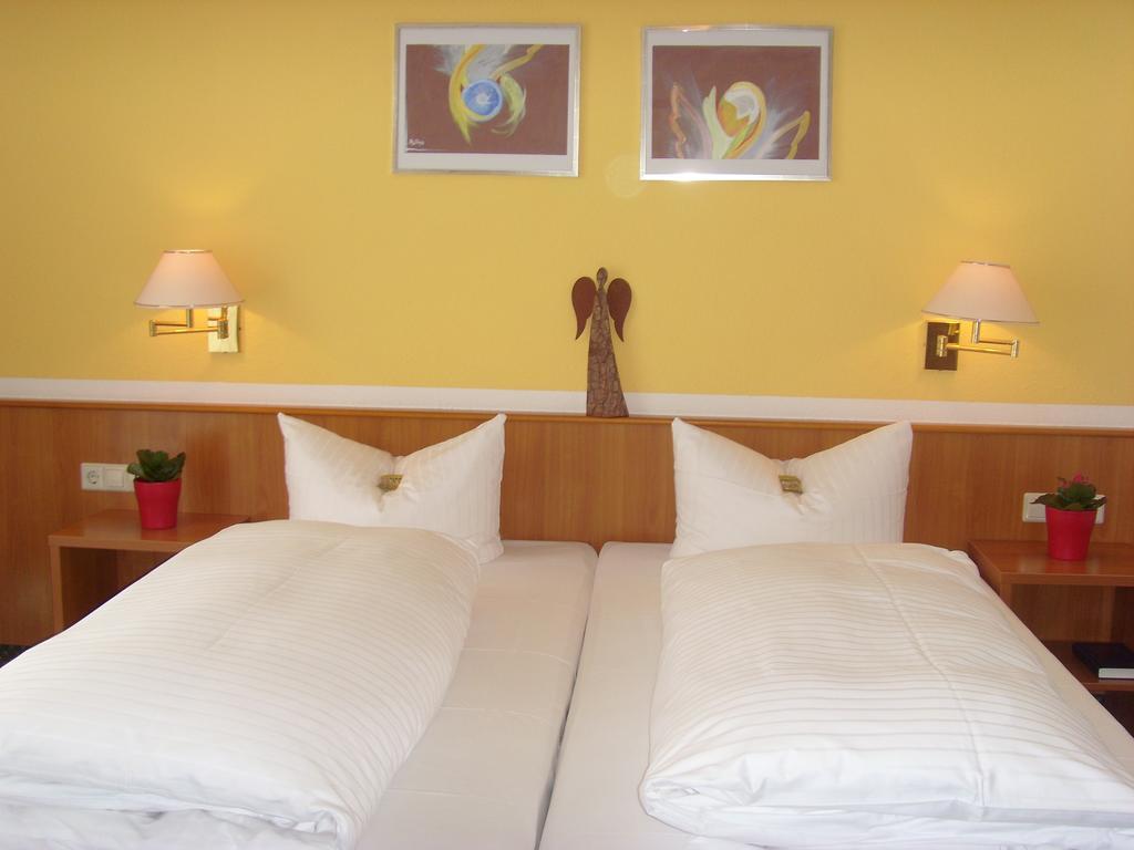 Hotel & Restaurant Engel Herbertingen الغرفة الصورة